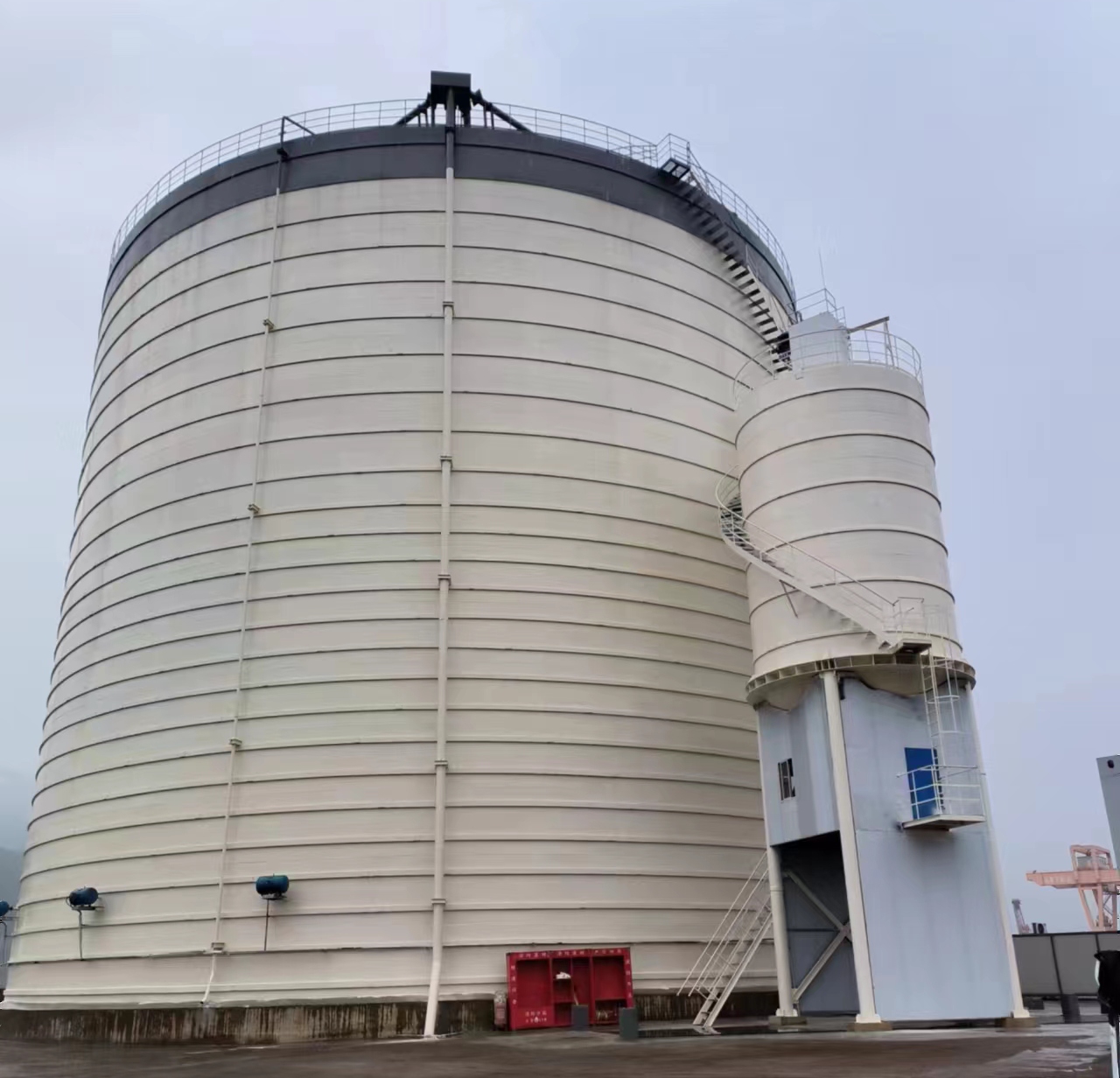 兴隆华侨农场10万吨水泥钢板库